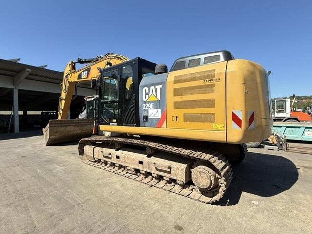 Gebraucht 2015 Caterpillar 329 ELN
