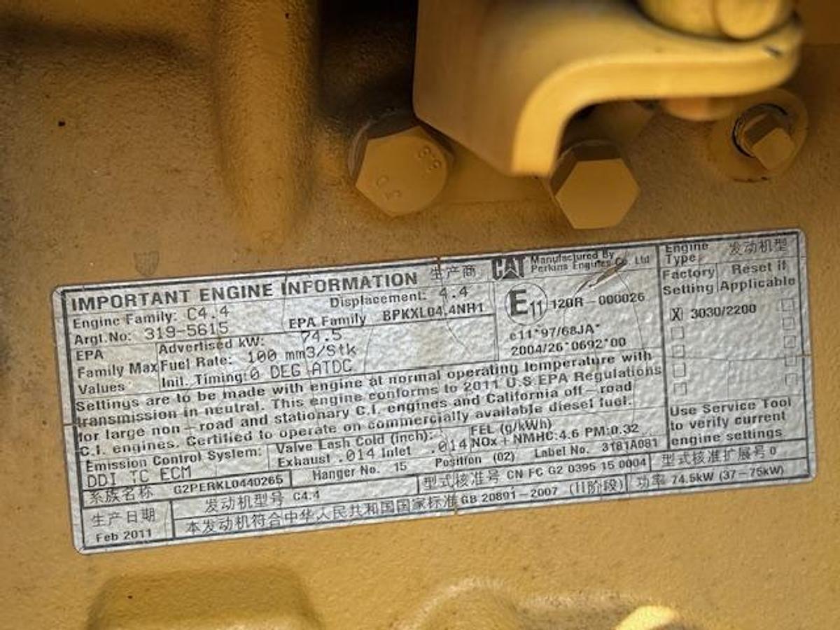 Gebraucht 2011 Caterpillar CP44