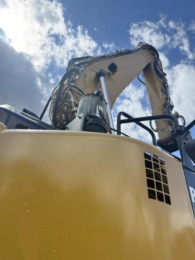 Gebraucht 2018 Caterpillar 325 FL CR