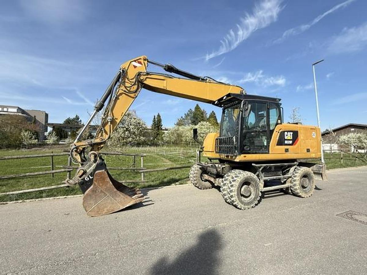 Gebraucht 2016 Caterpillar M320F