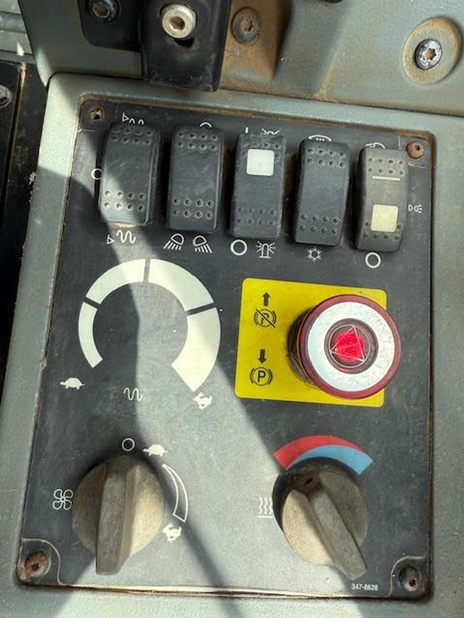 Gebraucht 2011 Caterpillar CP44