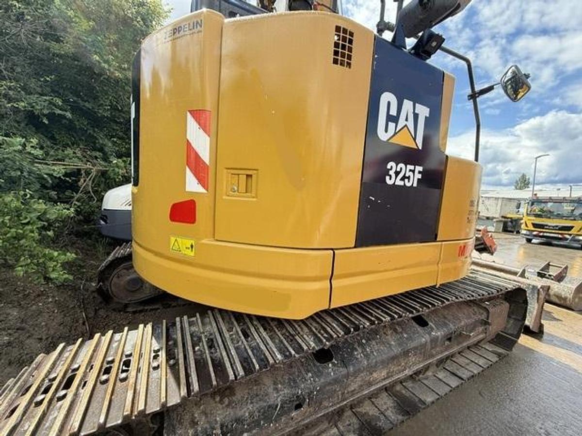 Gebraucht 2018 Caterpillar 325 FL CR