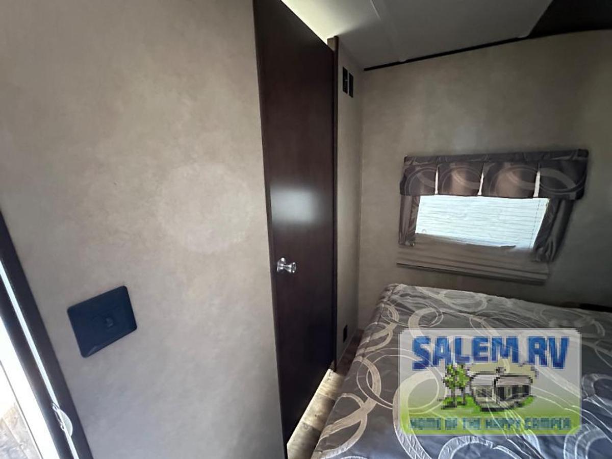 Used Used 2016 Forest River RV Salem Hemisphere Hyper-Lyte 24RLSHL