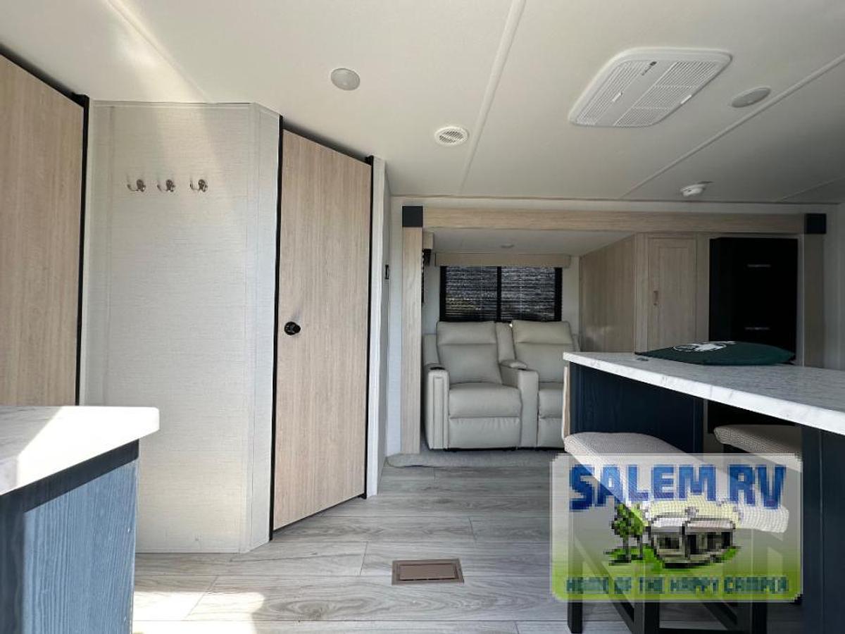 New 2025 Prime Time RV Avenger 25MKO