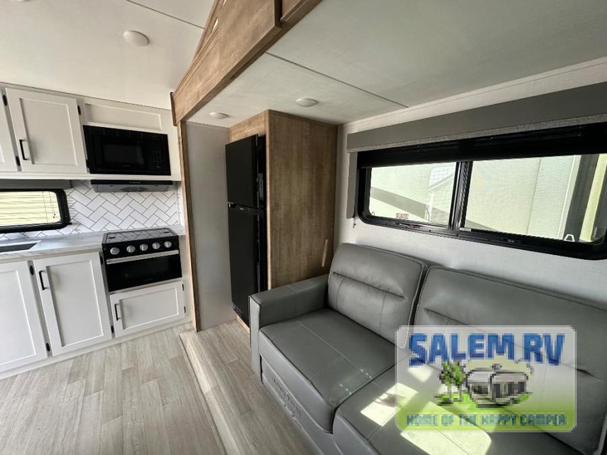 Used Used 2024 Keystone RV Arcadia Select 21SRK