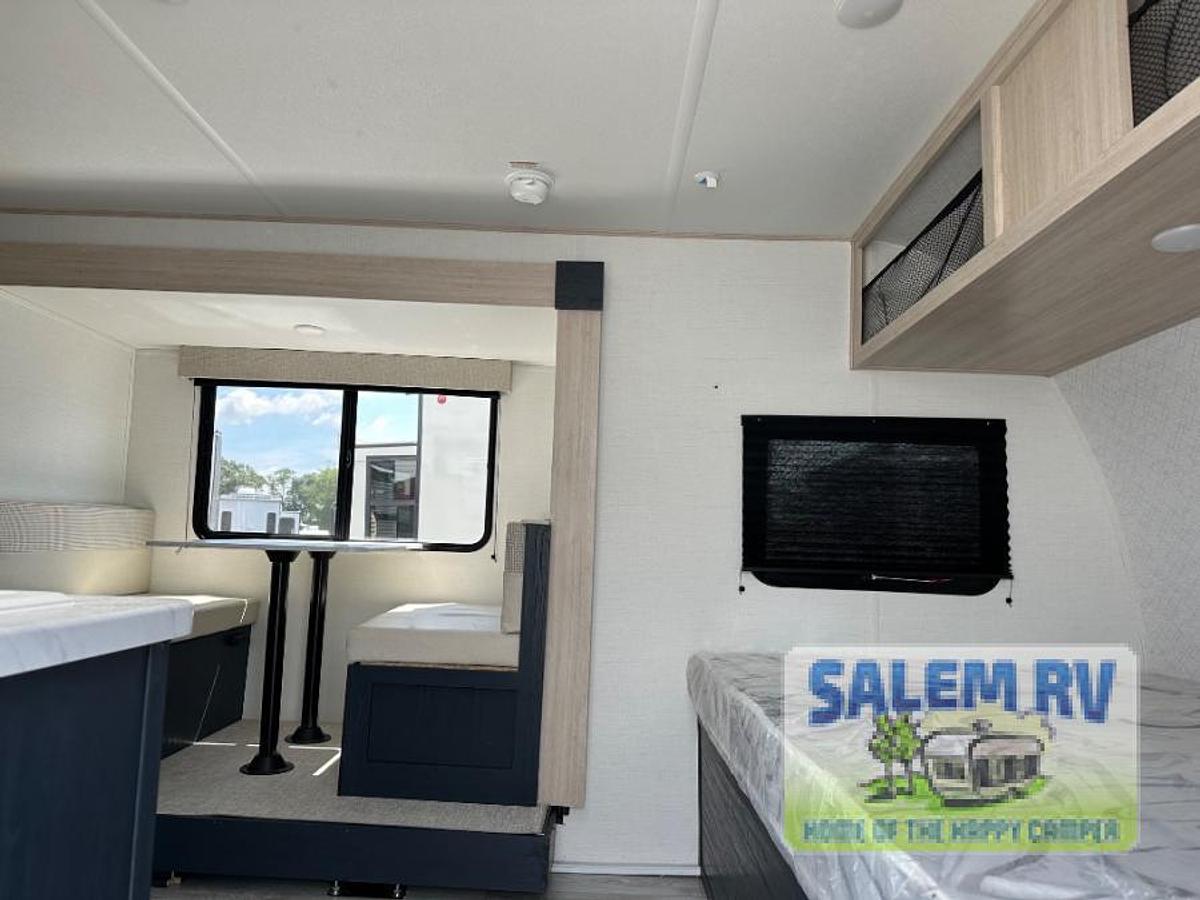 New 2024 Prime Time RV Avenger LT 17FQS