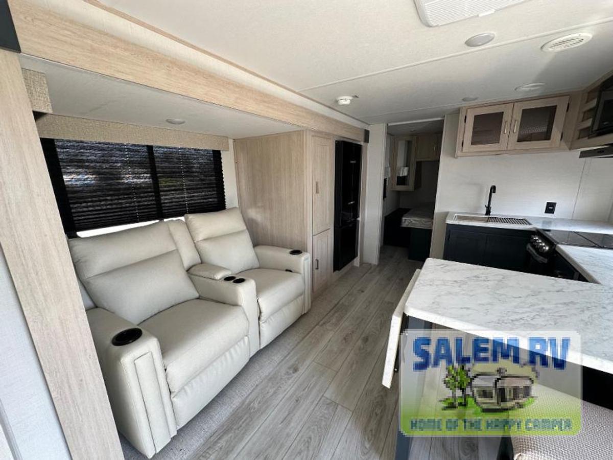 New 2025 Prime Time RV Avenger 25MKO