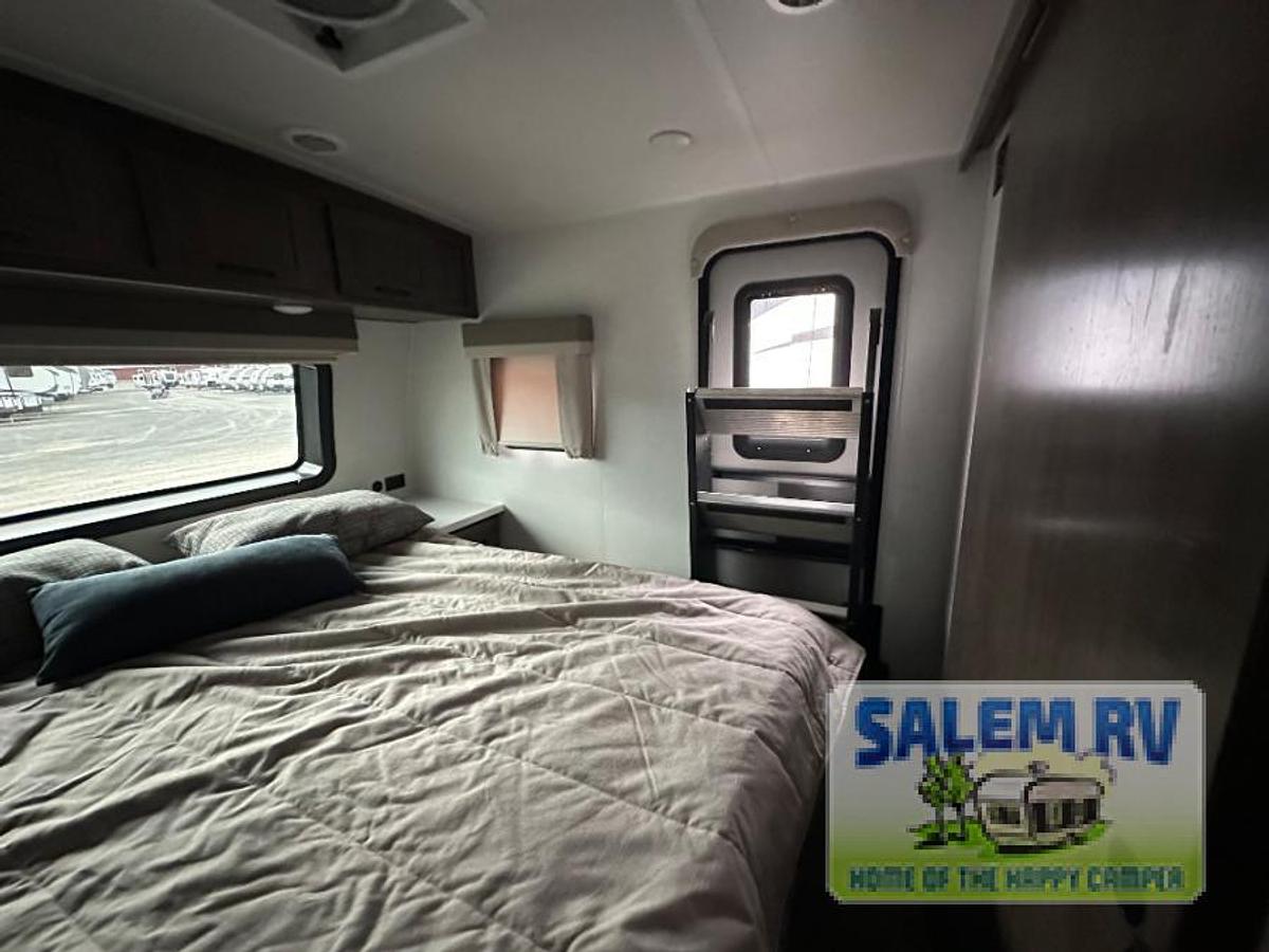 Used Used 2024 Forest River RV Flagstaff Super Lite 27BHWS