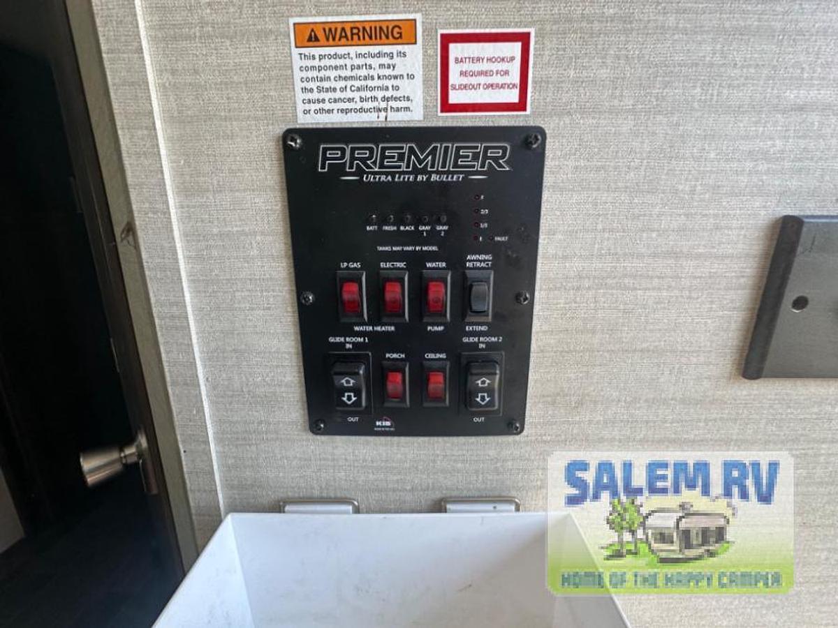 Used Used 2018 Keystone RV Premier Ultra Lite 34BHPR