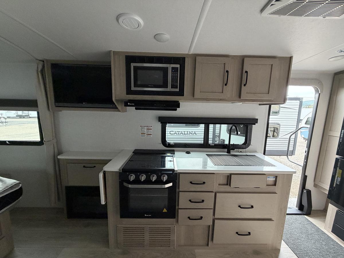 Used 2025 Forest River RV Flagstaff Micro-Lite 22FBS