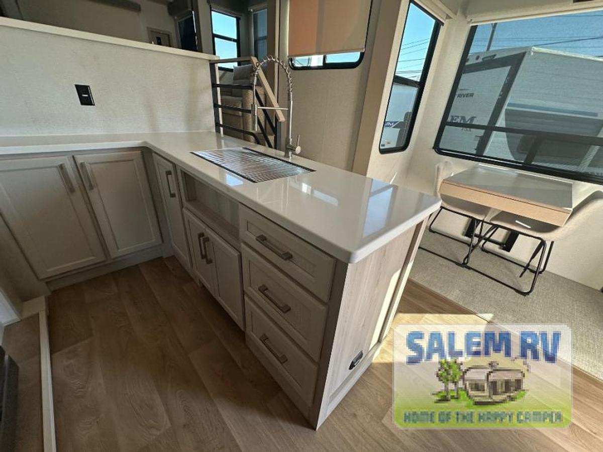 New 2026 Palomino Columbus 389FLH