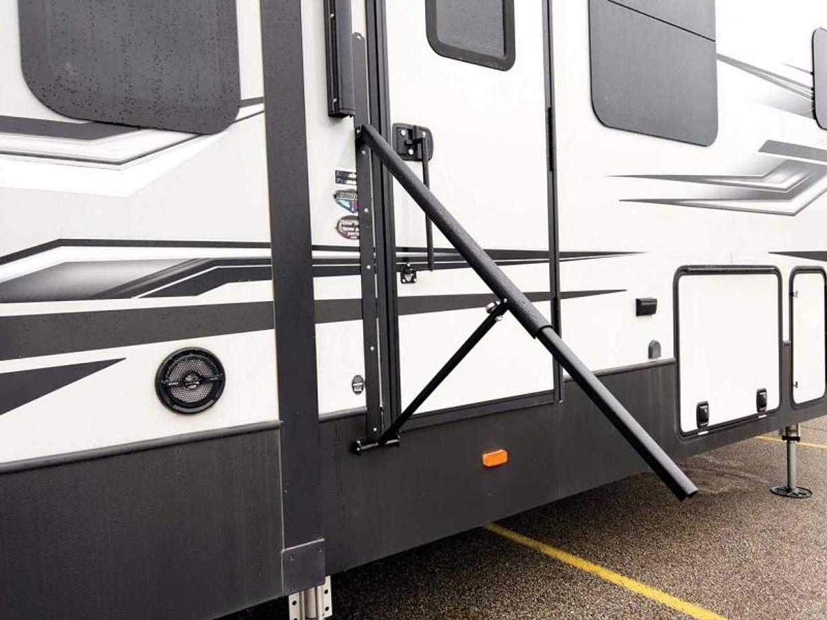 Safe-t-rail:telescoping Rv Entry Door Rail
