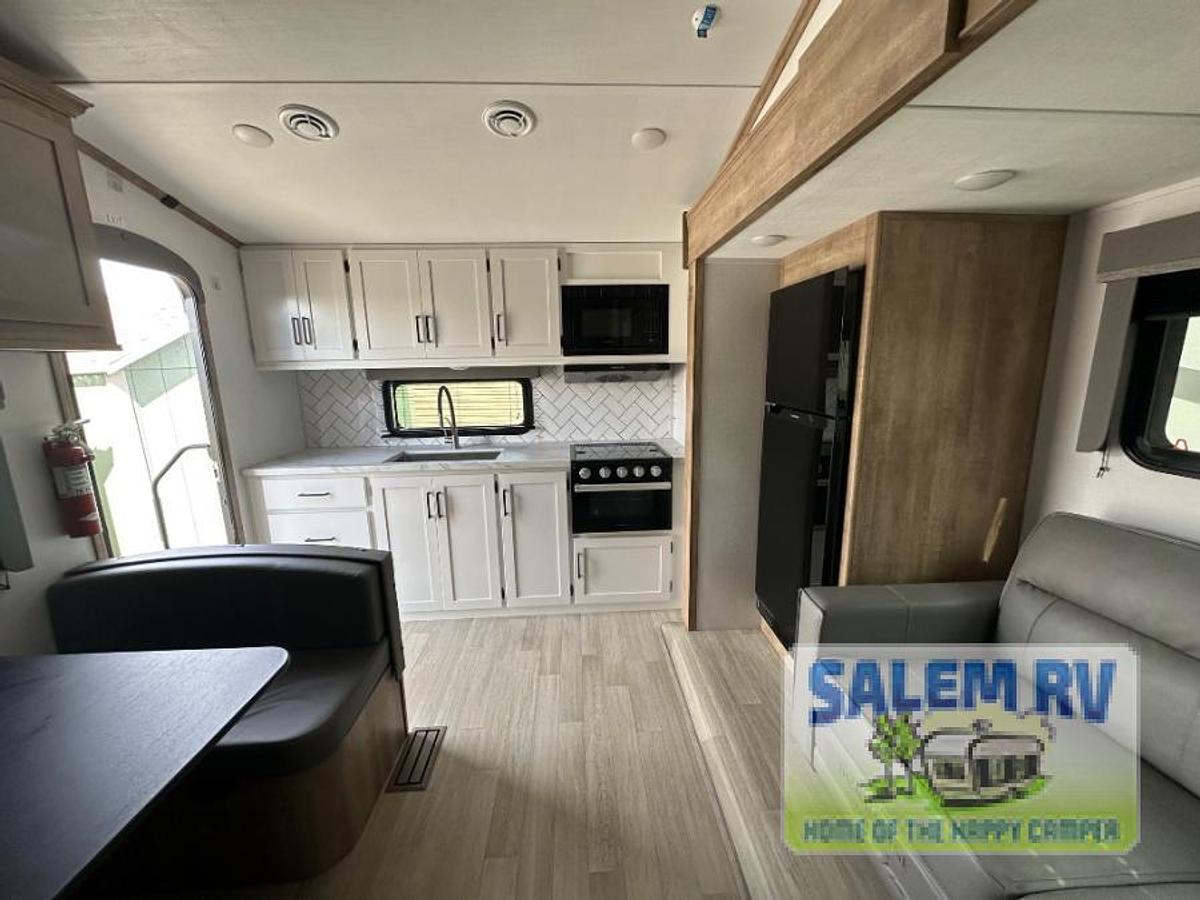 Used Used 2024 Keystone RV Arcadia Select 21SRK