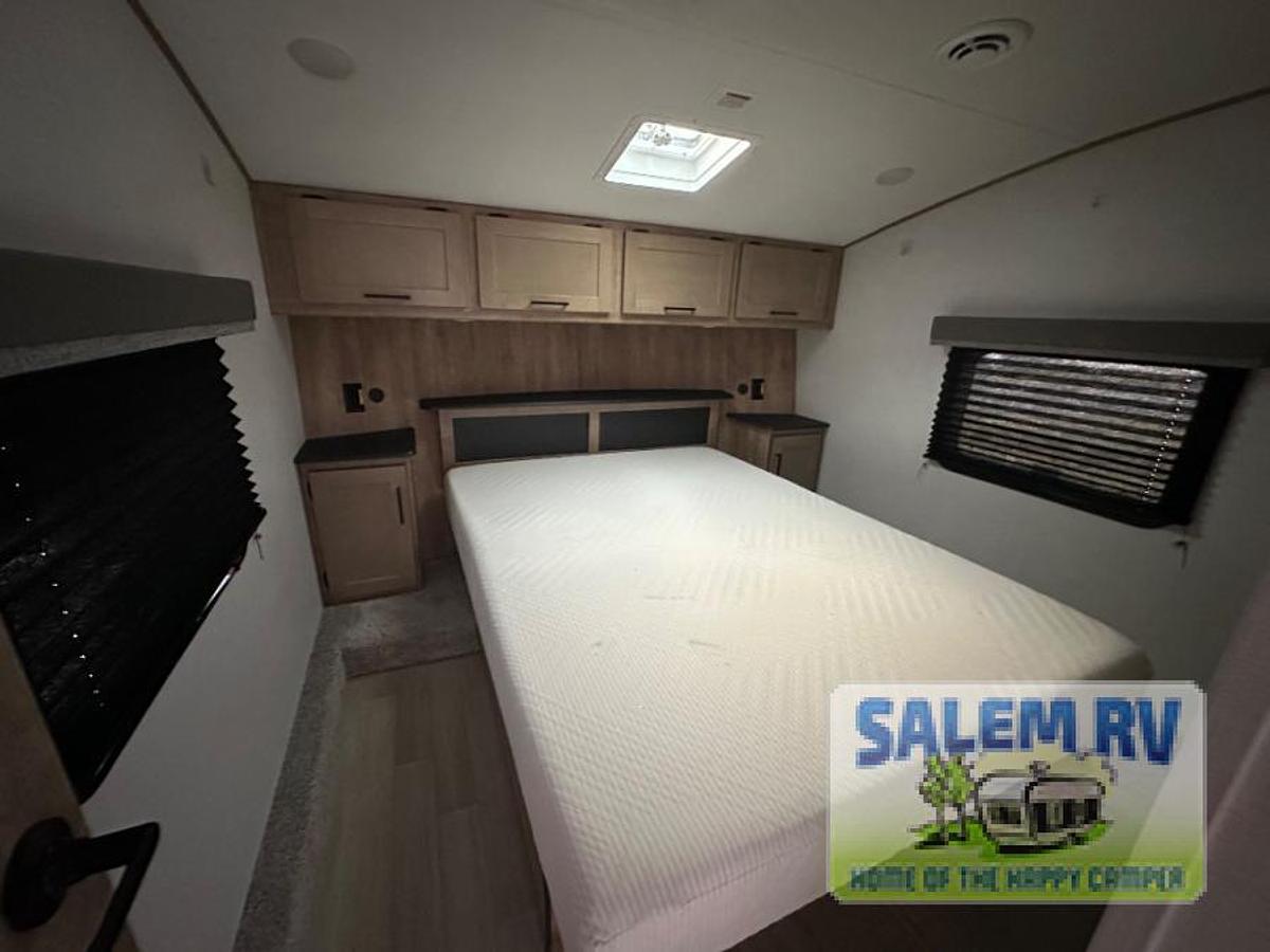 Used Used 2024 Keystone RV Arcadia Select 21SRK