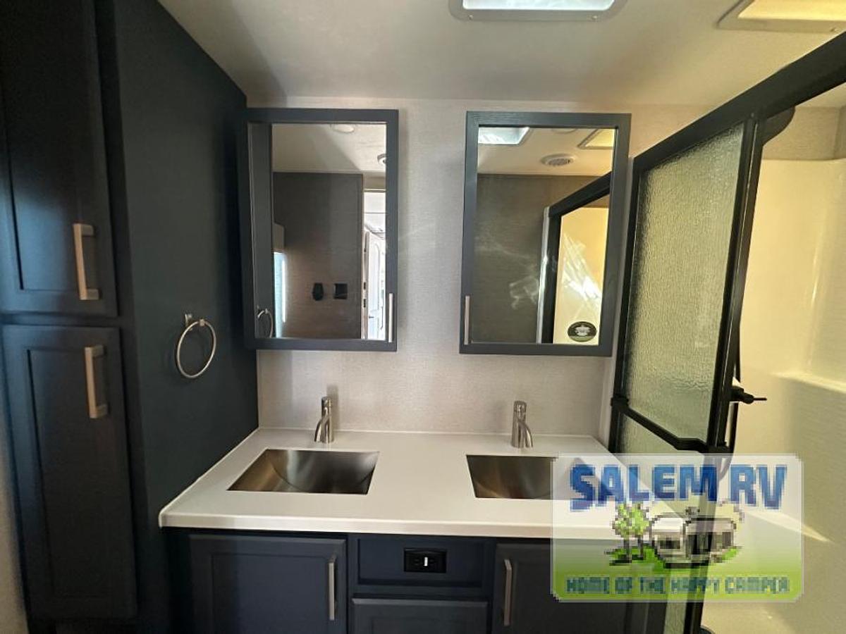 New 2026 Palomino Columbus 389FLH