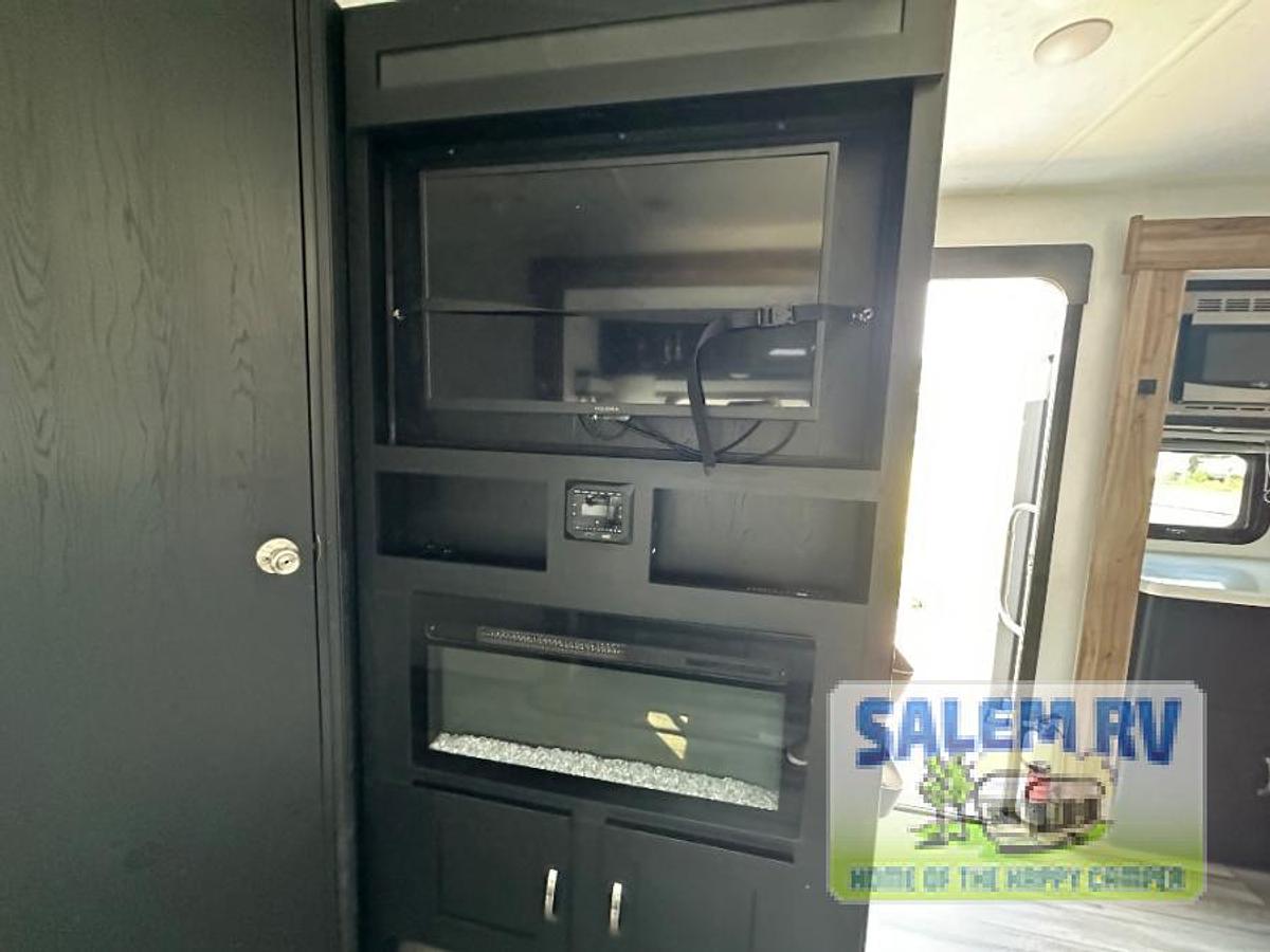 Used Used 2022 Coachmen RV Freedom Express Liberty Edition 320BHDSLE