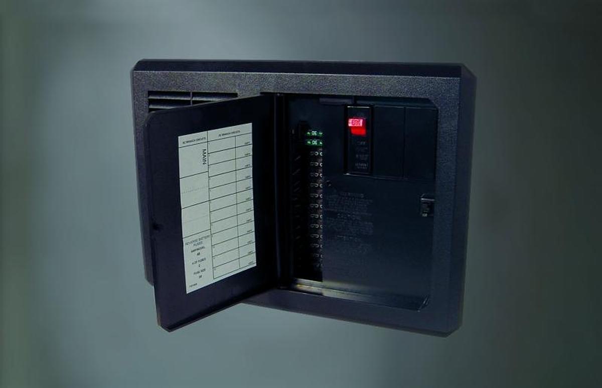 4000 Series Converter Ac/dc Distribution Panel 45 Amp