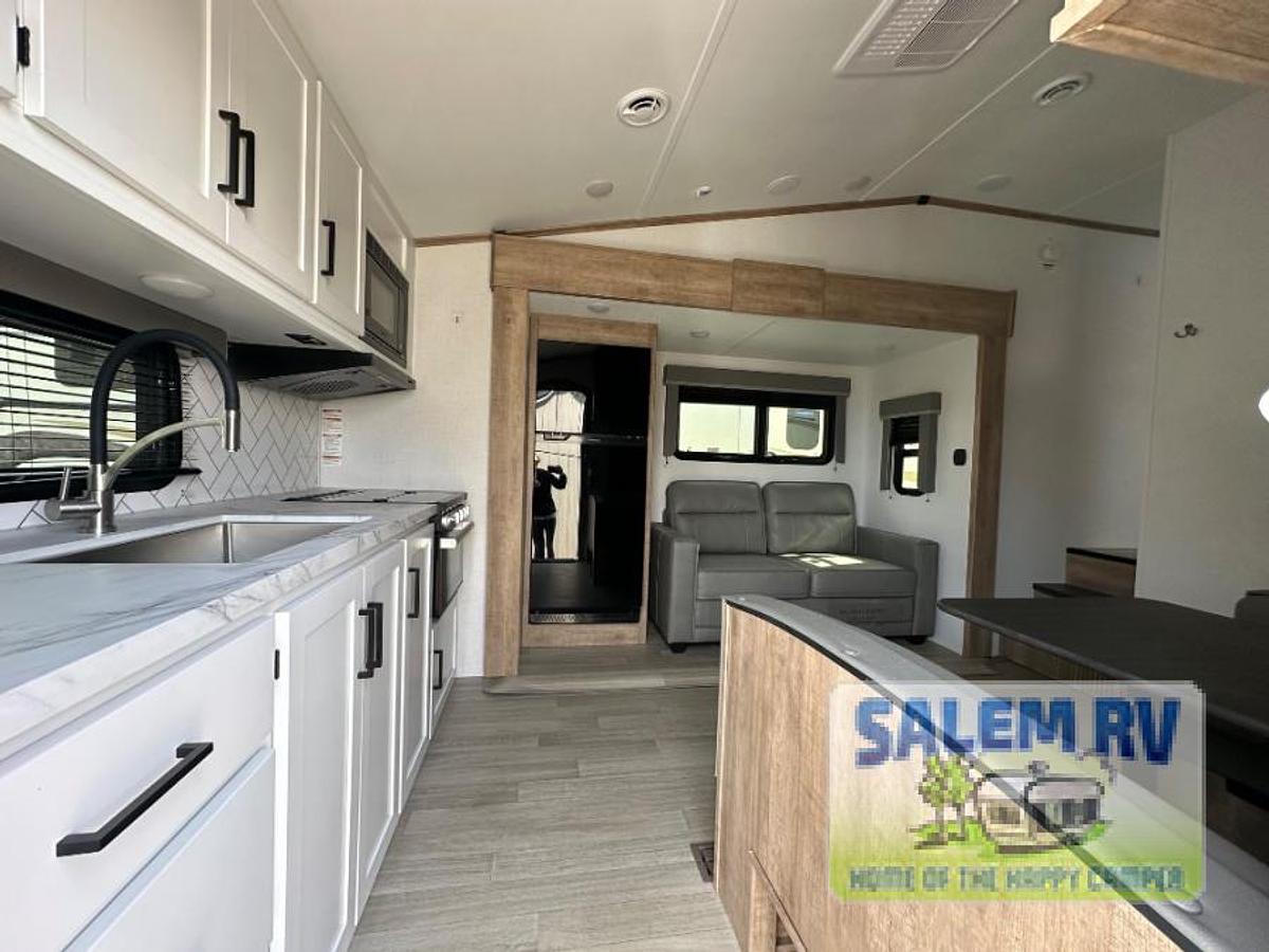 Used Used 2024 Keystone RV Arcadia Select 21SRK