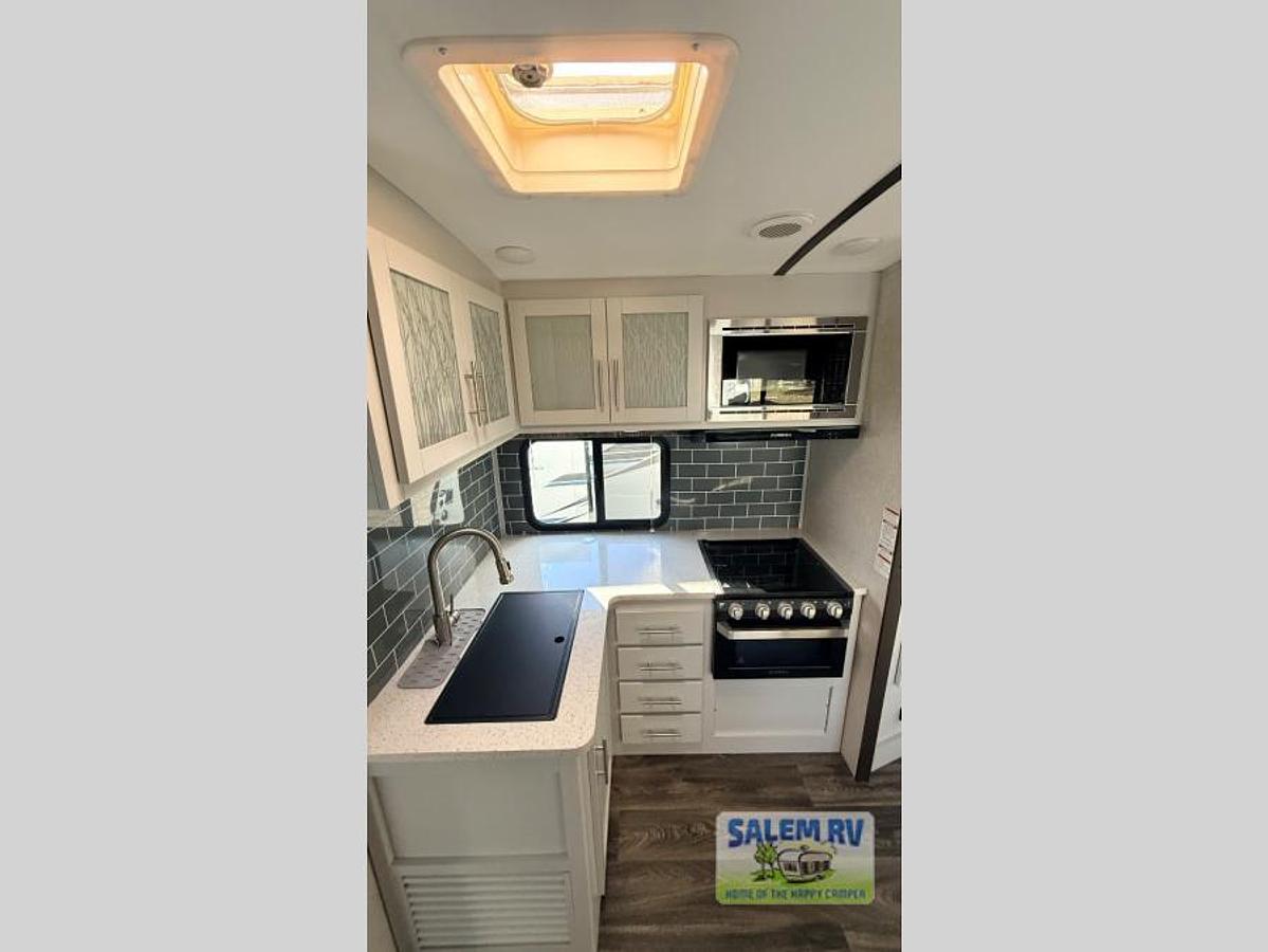 Used Used 2020 Keystone RV Premier Ultra Lite 26UDPR