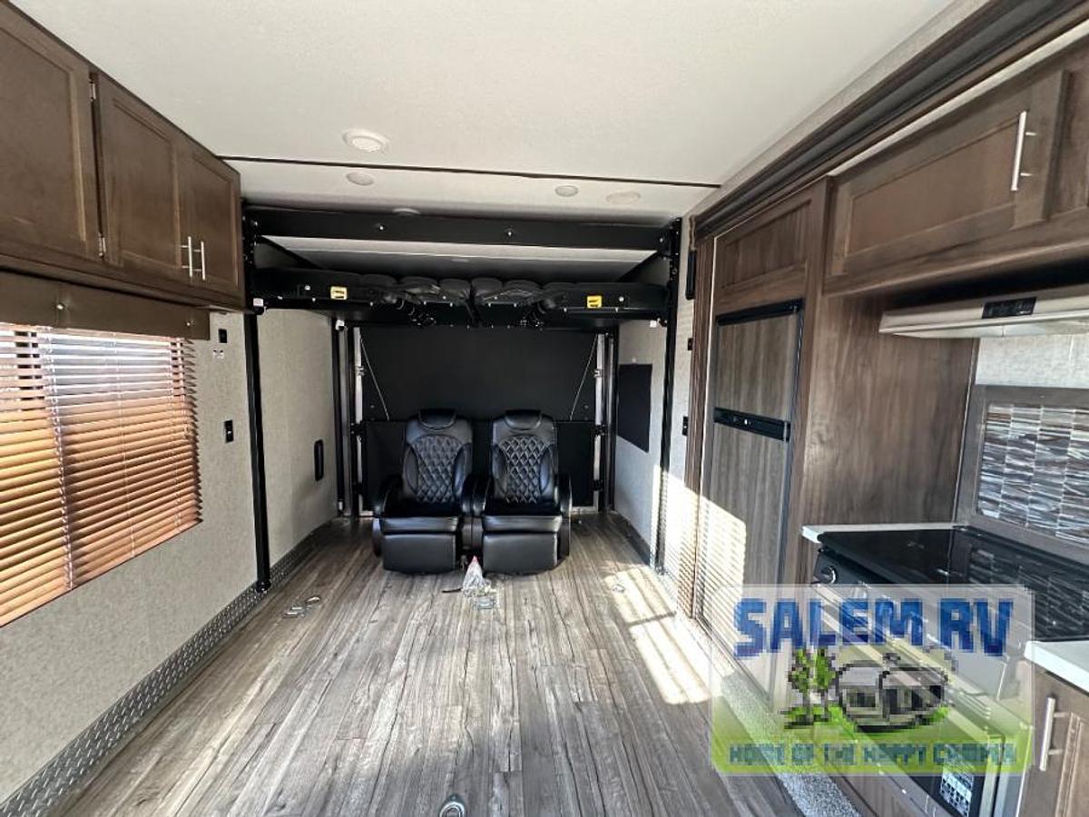 Used Used 2018 CrossRoads RV Sunset Trail Super Lite SS291RK