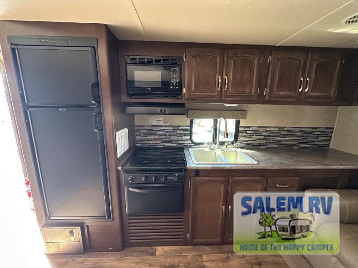 Used Used 2016 Forest River RV Salem Hemisphere Hyper-Lyte 24RLSHL