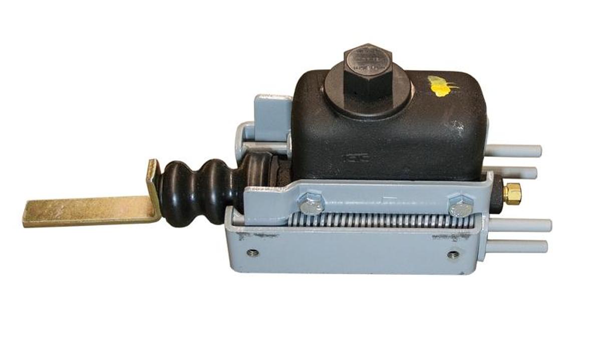 Master Cylinder Assembly