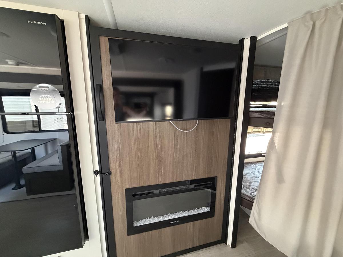 New 2026 Prime Time RV Avenger LE 26DBSLE