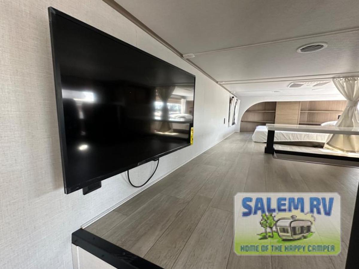 New 2025 Forest River RV Salem Grand Villa 42VERANDA