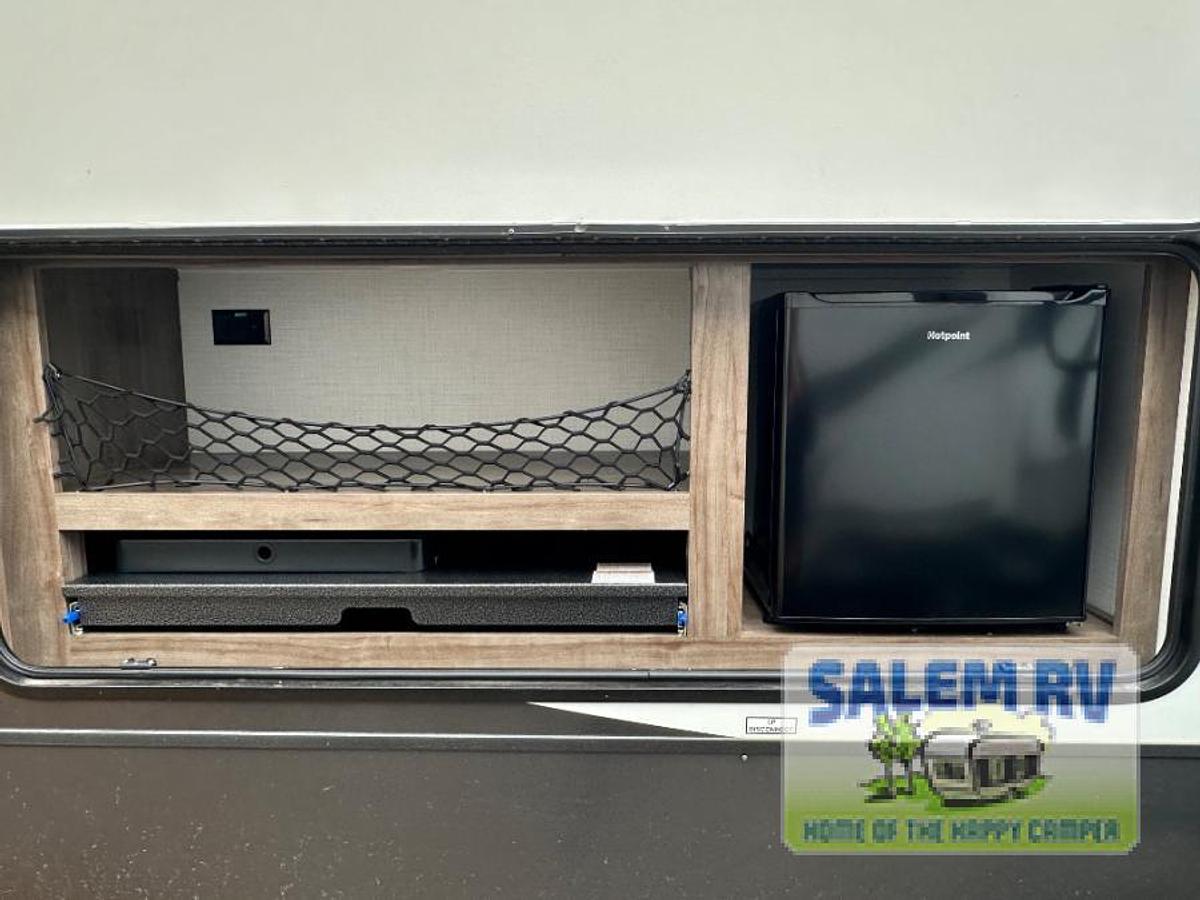 Used Used 2024 Forest River RV Flagstaff Super Lite 27BHWS
