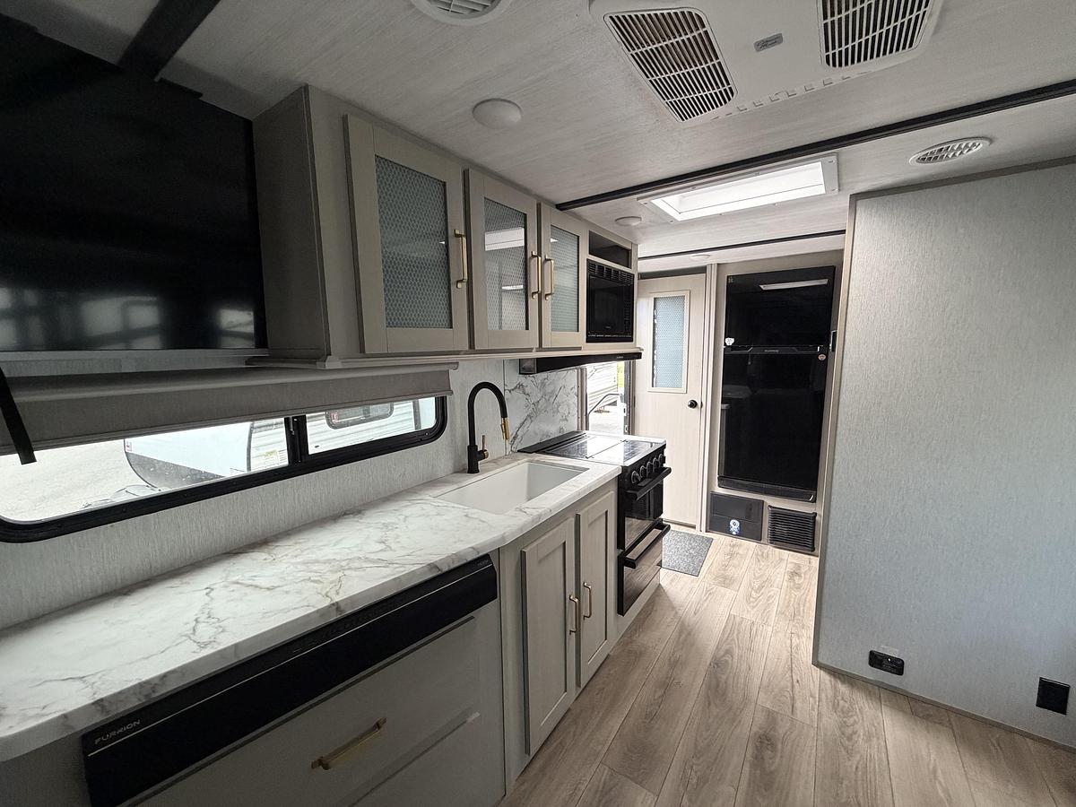 Used Used 2024 Forest River RV Salem Hemisphere Hyper-Lyte 19RBHL