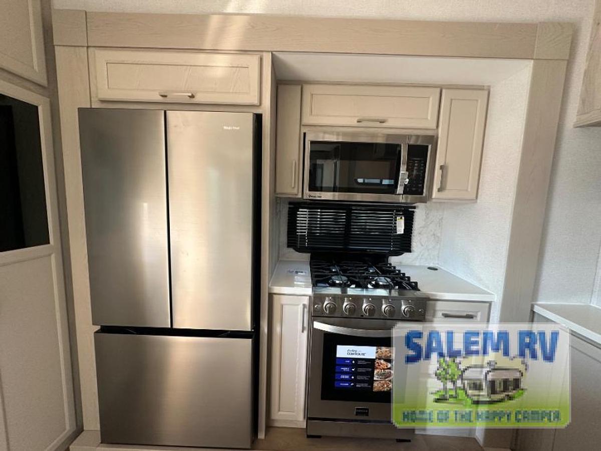 New 2026 Palomino Columbus 389FLH