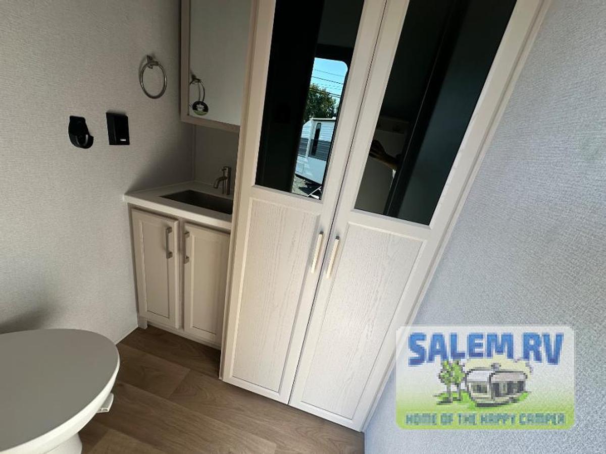 New 2026 Palomino Columbus 389FLH