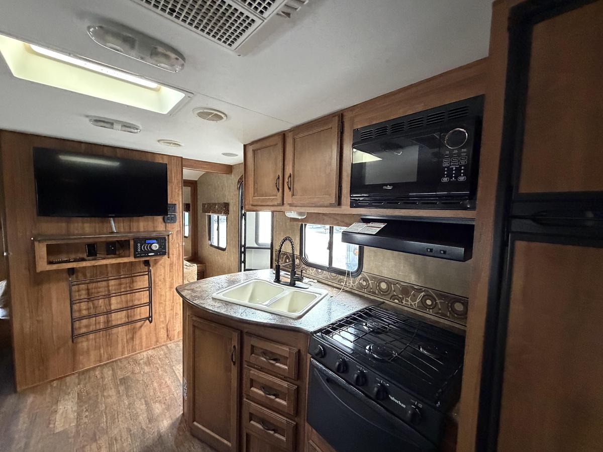 Used 2015 KZ RV Spree 250BHS