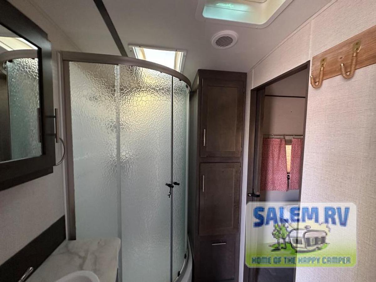Used Used 2018 CrossRoads RV Sunset Trail Super Lite SS291RK