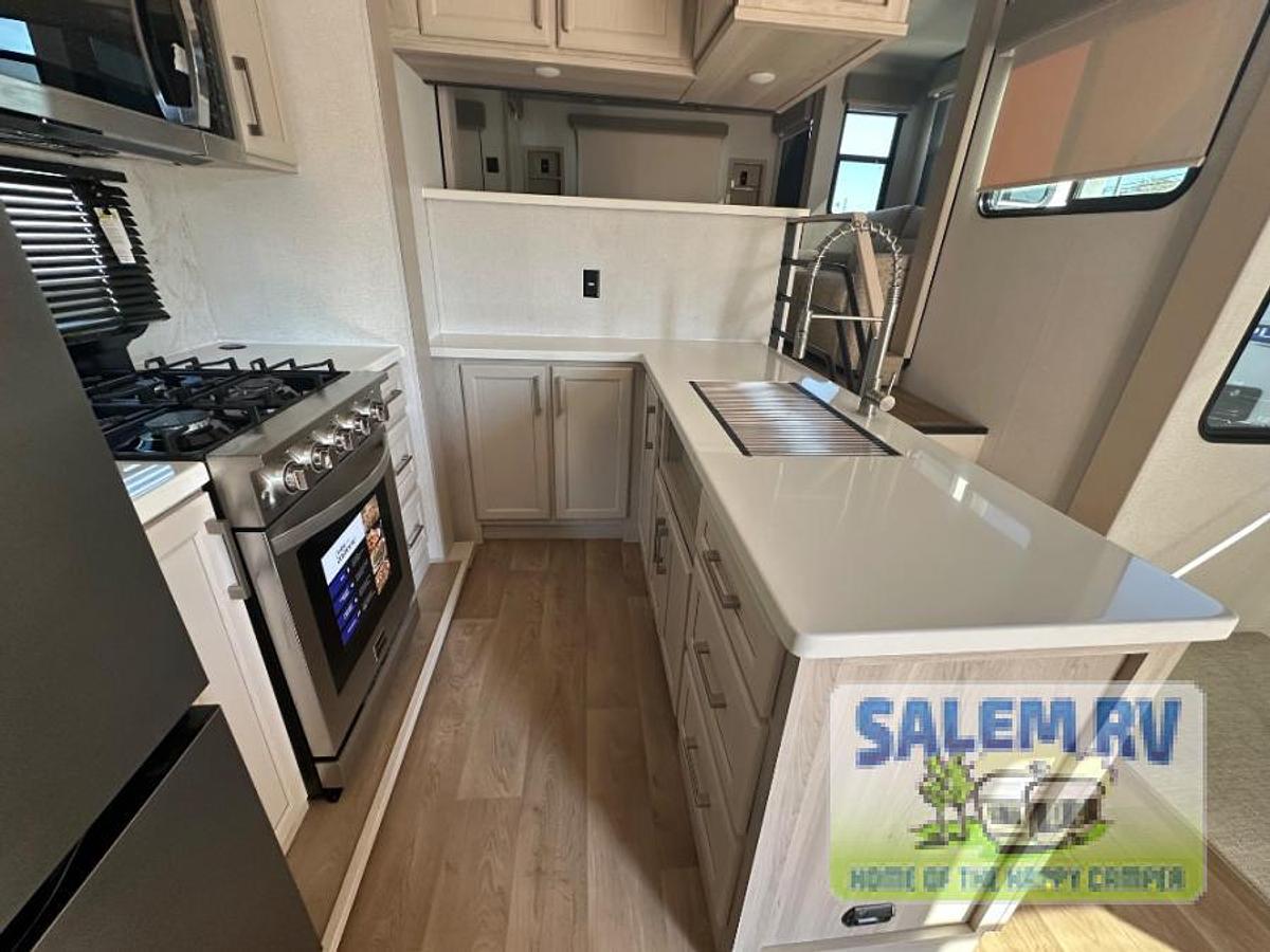 New 2026 Palomino Columbus 389FLH