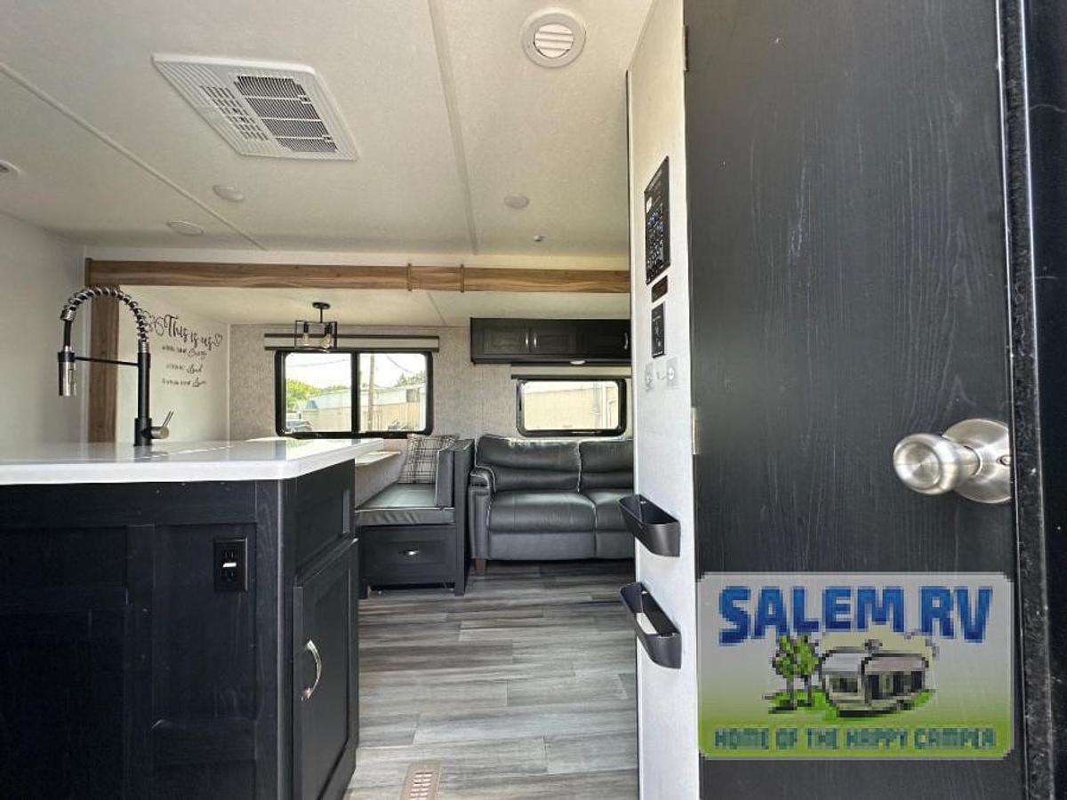 Used Used 2022 Coachmen RV Freedom Express Liberty Edition 320BHDSLE