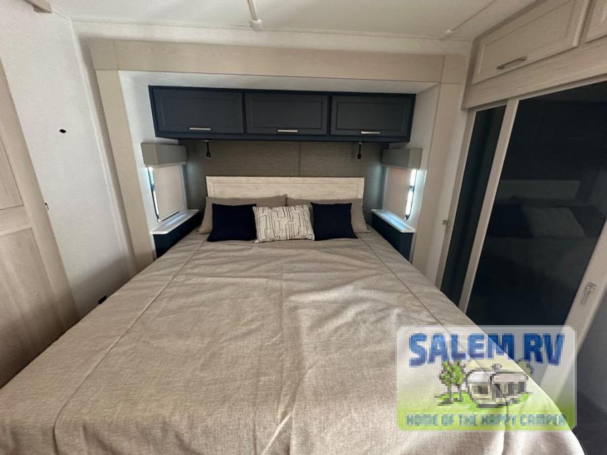 New 2026 Palomino Columbus 389FLH