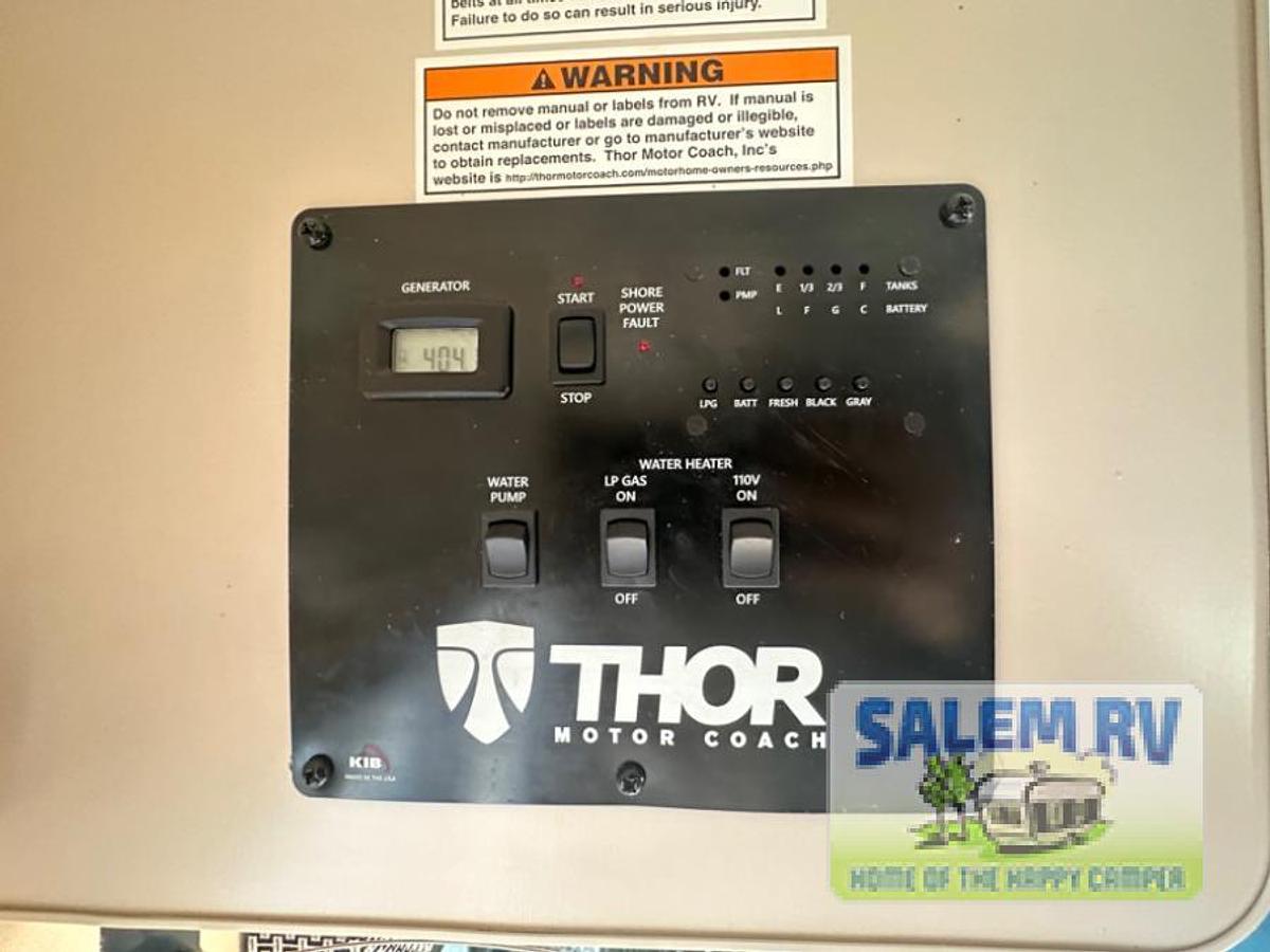Used Used 2021 Thor Motor Coach Freedom Elite 22HE
