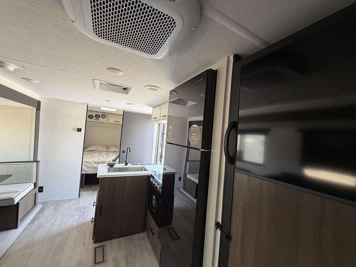 New 2026 Prime Time RV Avenger LE 26DBSLE