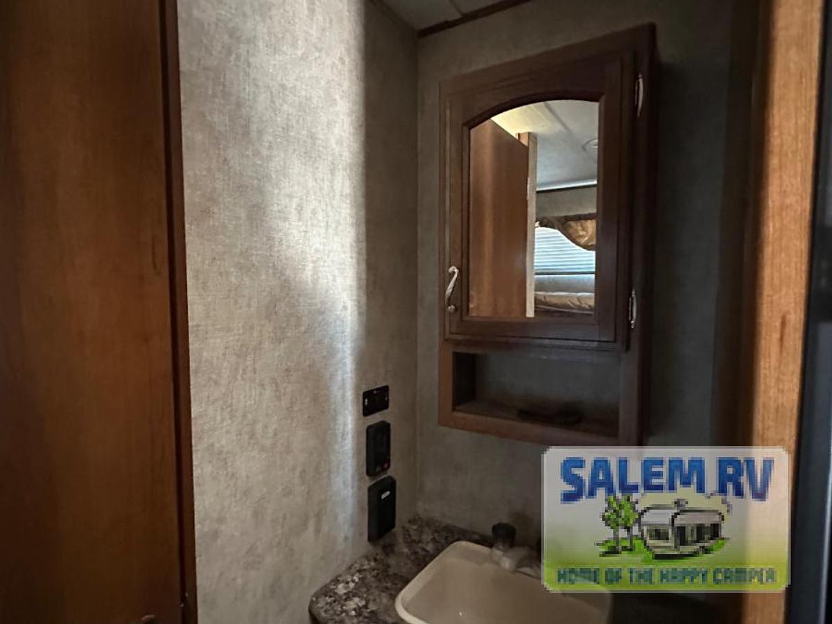 Used Used 2015 Prime Time RV Avenger 26BH