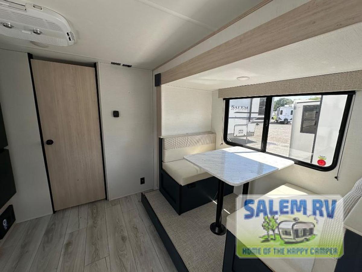 New 2024 Prime Time RV Avenger LT 17FQS