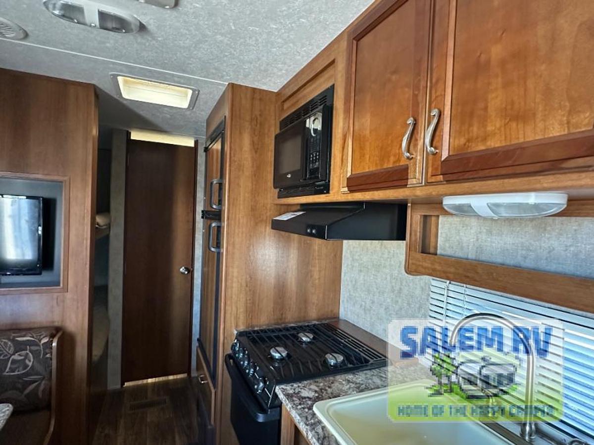 Used Used 2015 Prime Time RV Avenger 26BH
