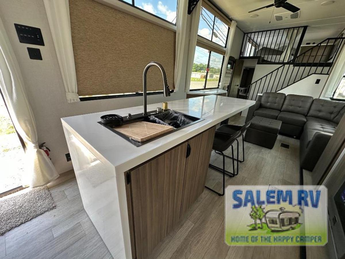 New 2025 Forest River RV Salem Grand Villa 44VIEW
