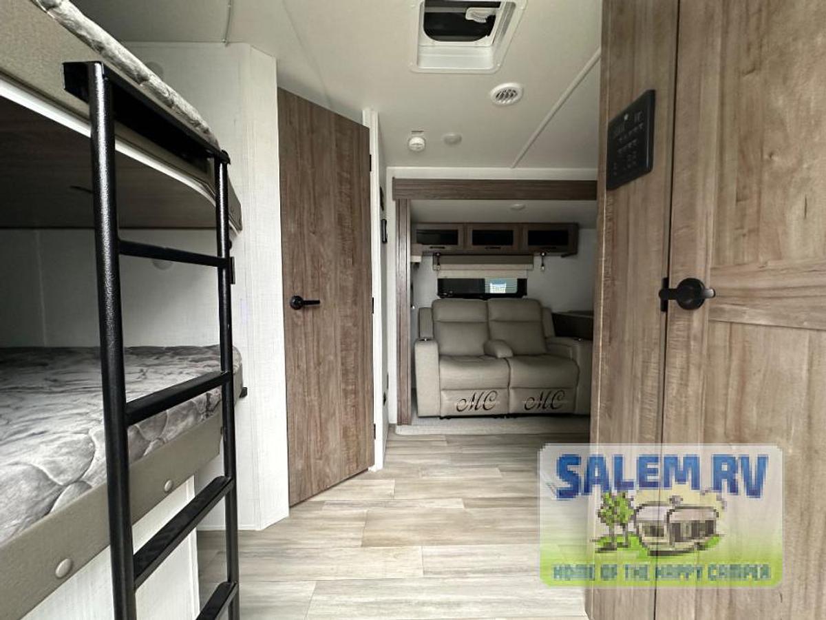 Used Used 2024 Forest River RV Flagstaff Super Lite 27BHWS