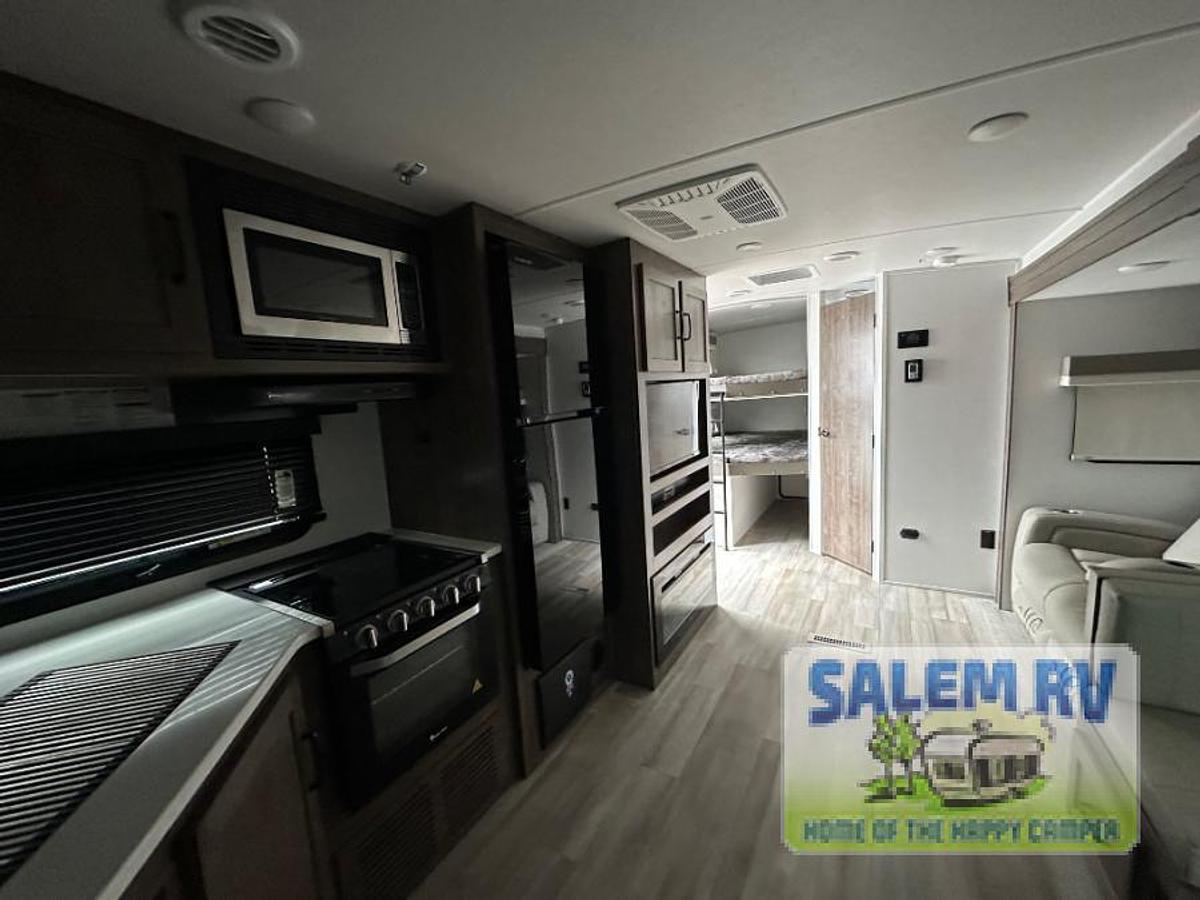 Used Used 2024 Forest River RV Flagstaff Super Lite 27BHWS