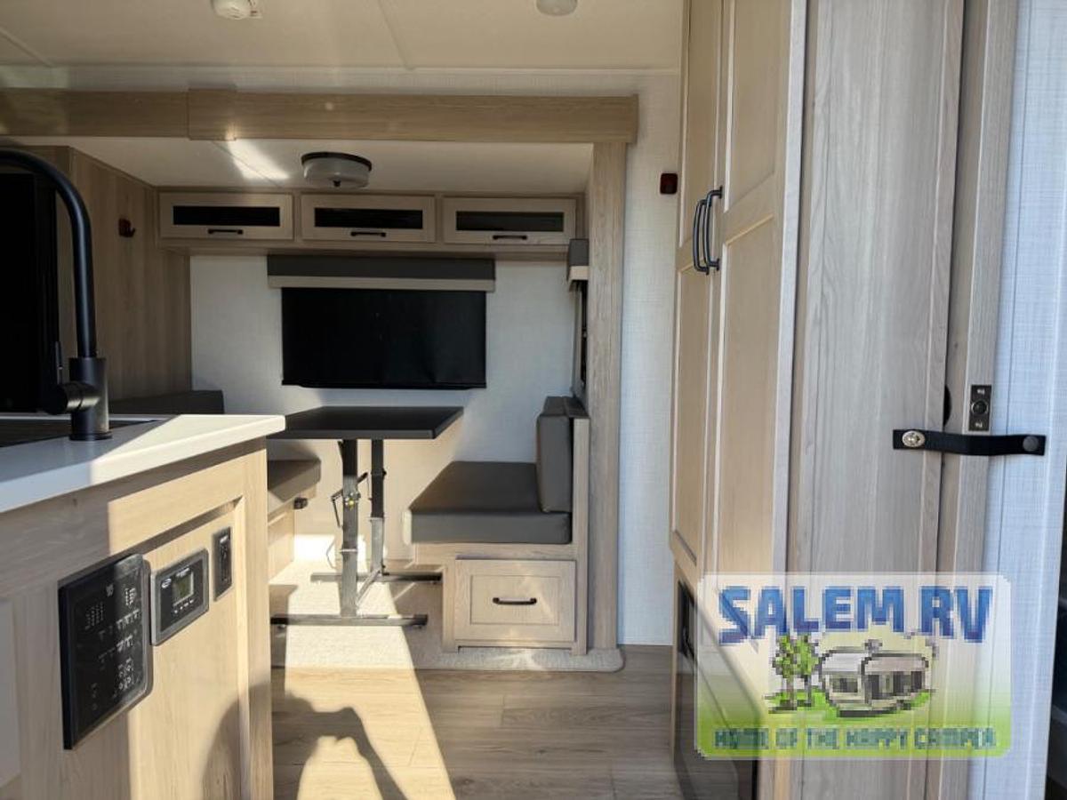 Used Used 2025 Forest River RV Flagstaff Micro Lite 25BSDS