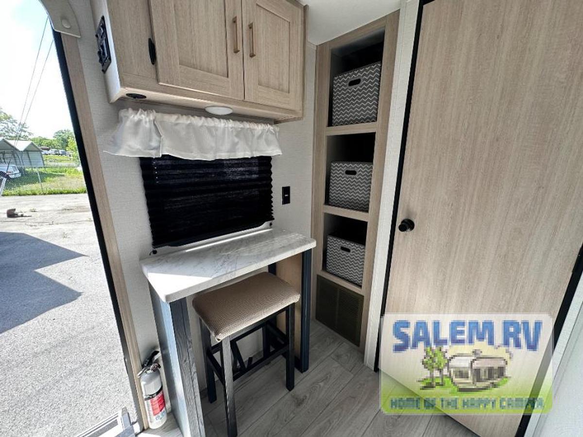 New 2025 Prime Time RV Avenger 25MKO