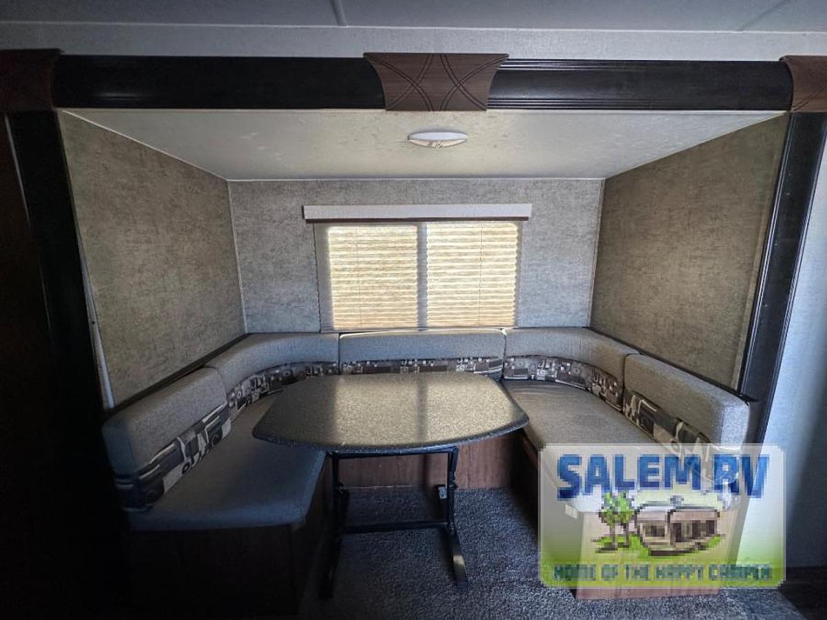 Used Used 2018 Coachmen RV Freedom Express 25SE
