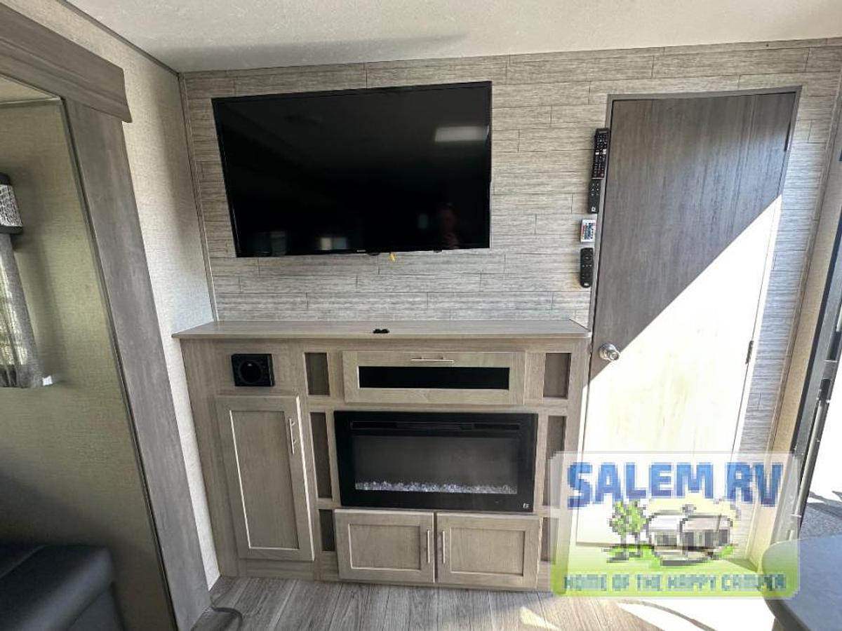 Used Used 2023 Coachmen RV Catalina Legacy 293QBCK