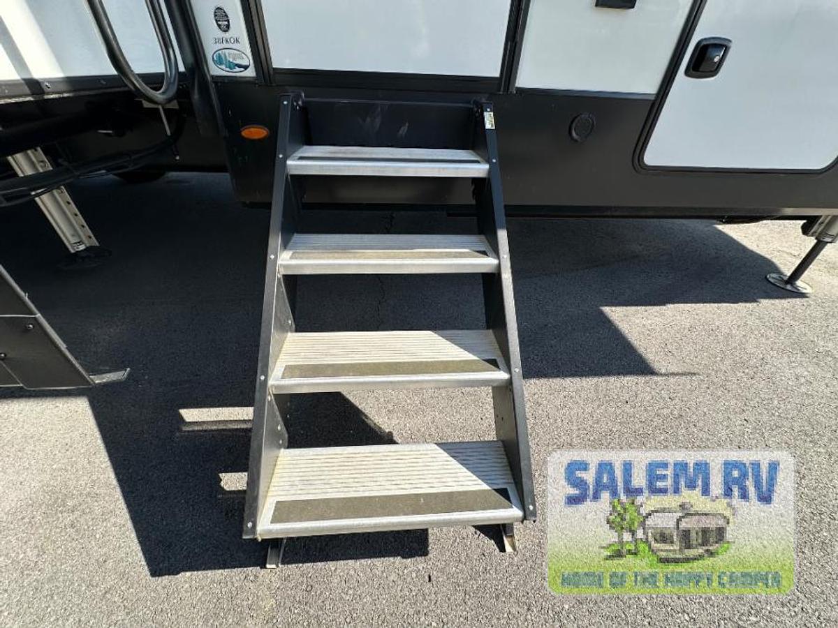 Used Used 2023 Forest River RV Sierra Luxury 38FKOK